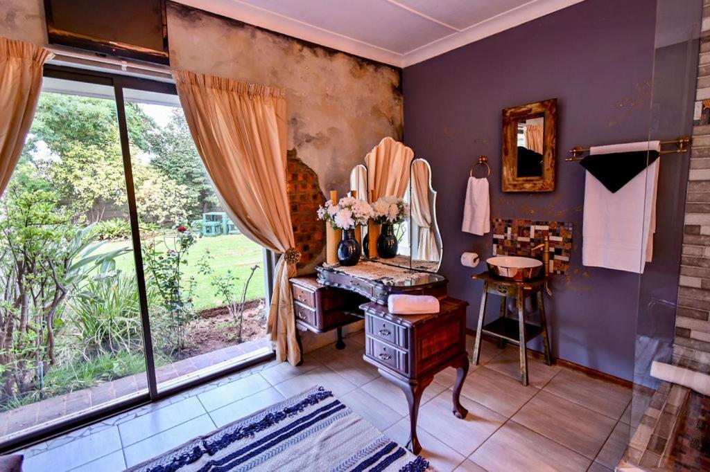 Iszis Guest House Bloemfontein Exterior foto