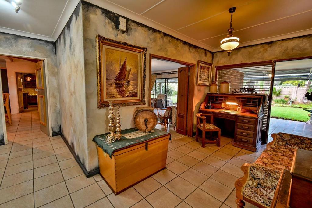 Iszis Guest House Bloemfontein Exterior foto